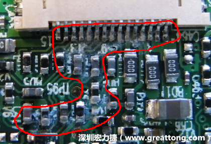電路板疑似腐蝕氧化，懷疑電流異常過熱造成