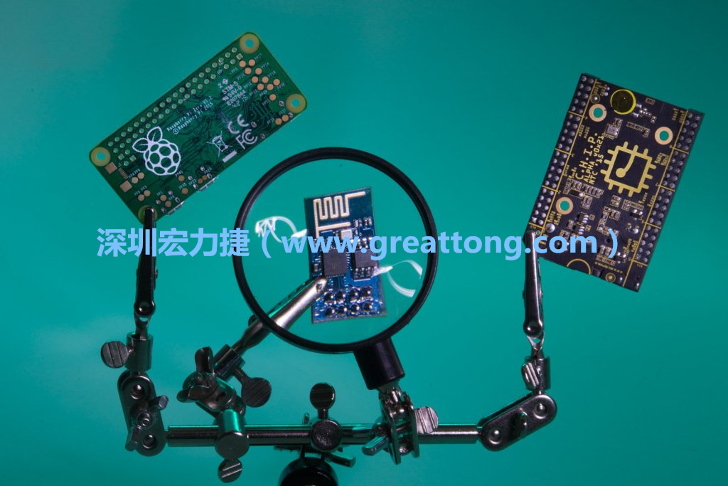 A Raspberry Pi Zero、ESP8266和CHIP。