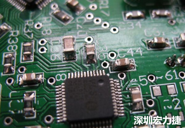 音訊電路訊號品質(zhì)，是影響操作體驗的關(guān)鍵，電路布局要特別注意。